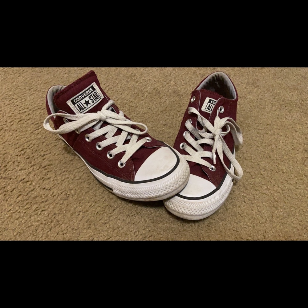 Maroon converse